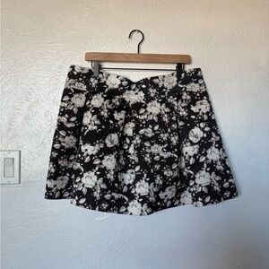 Xhilaration Black and White Floral Skater Skirt size XXL